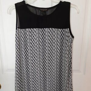 Intriguing Threads  Size Medium Black & White Tunic